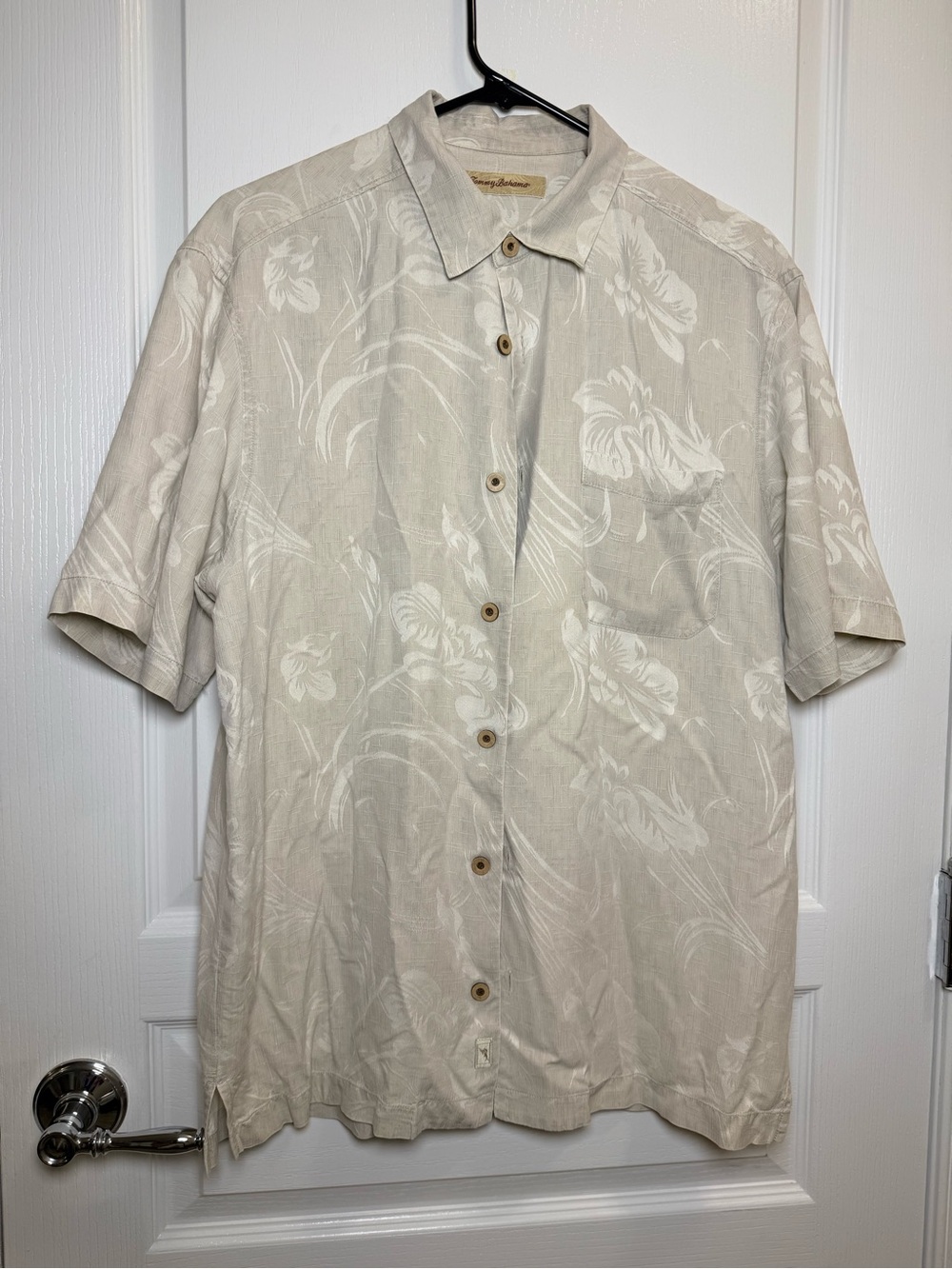 Tommy Bahama 100% Silk Tan Floral Short-Sleeve Button-Down Shirt medium